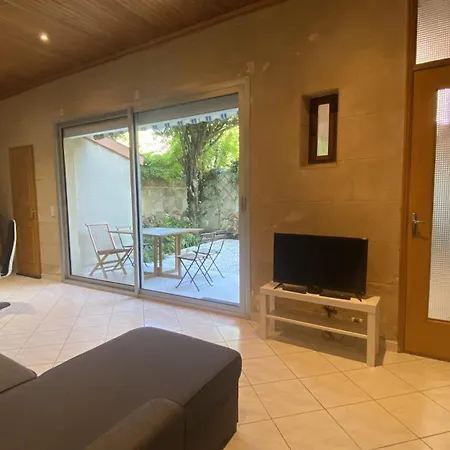 Bed & Breakfast Escapade Aux Chartrons *