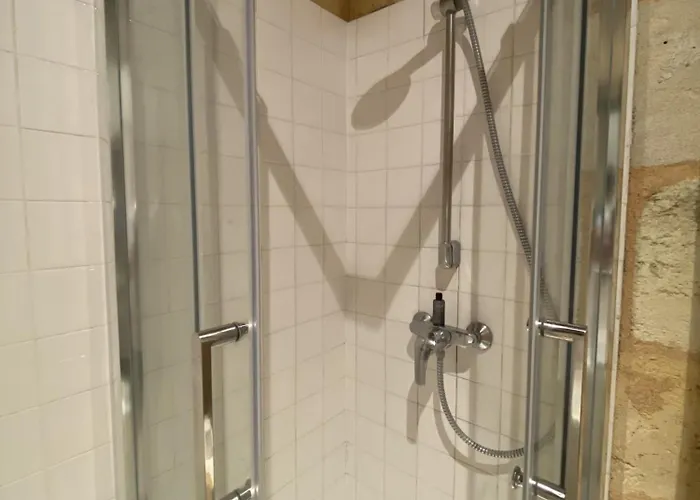 Escapade Aux Chartrons Bed & Breakfast