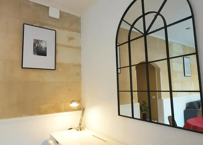 Bed & Breakfast Escapade Aux Chartrons *